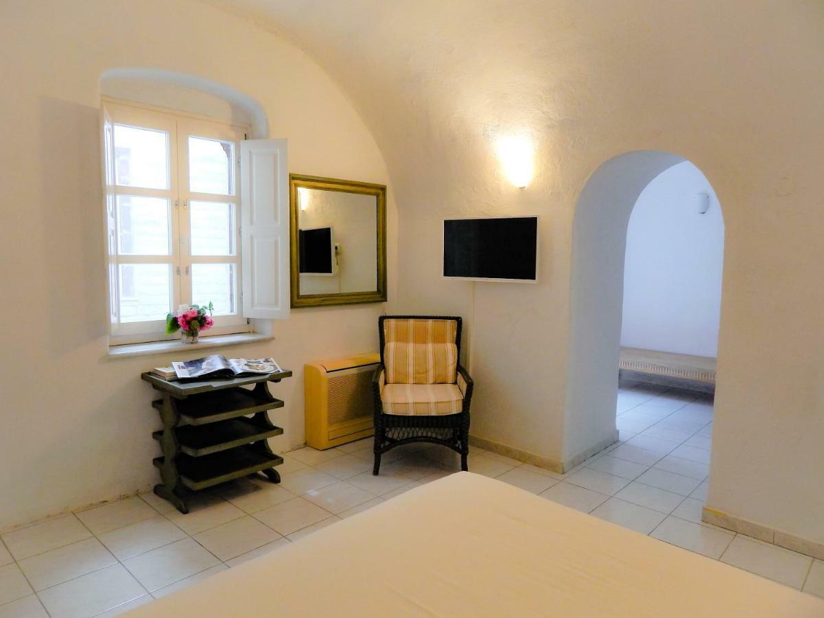 Hotel Le Petit Greek Fira  Esterno foto