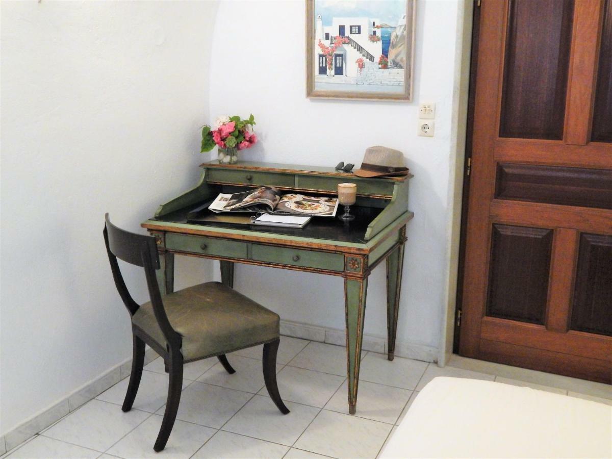 Hotel Le Petit Greek Fira  Esterno foto